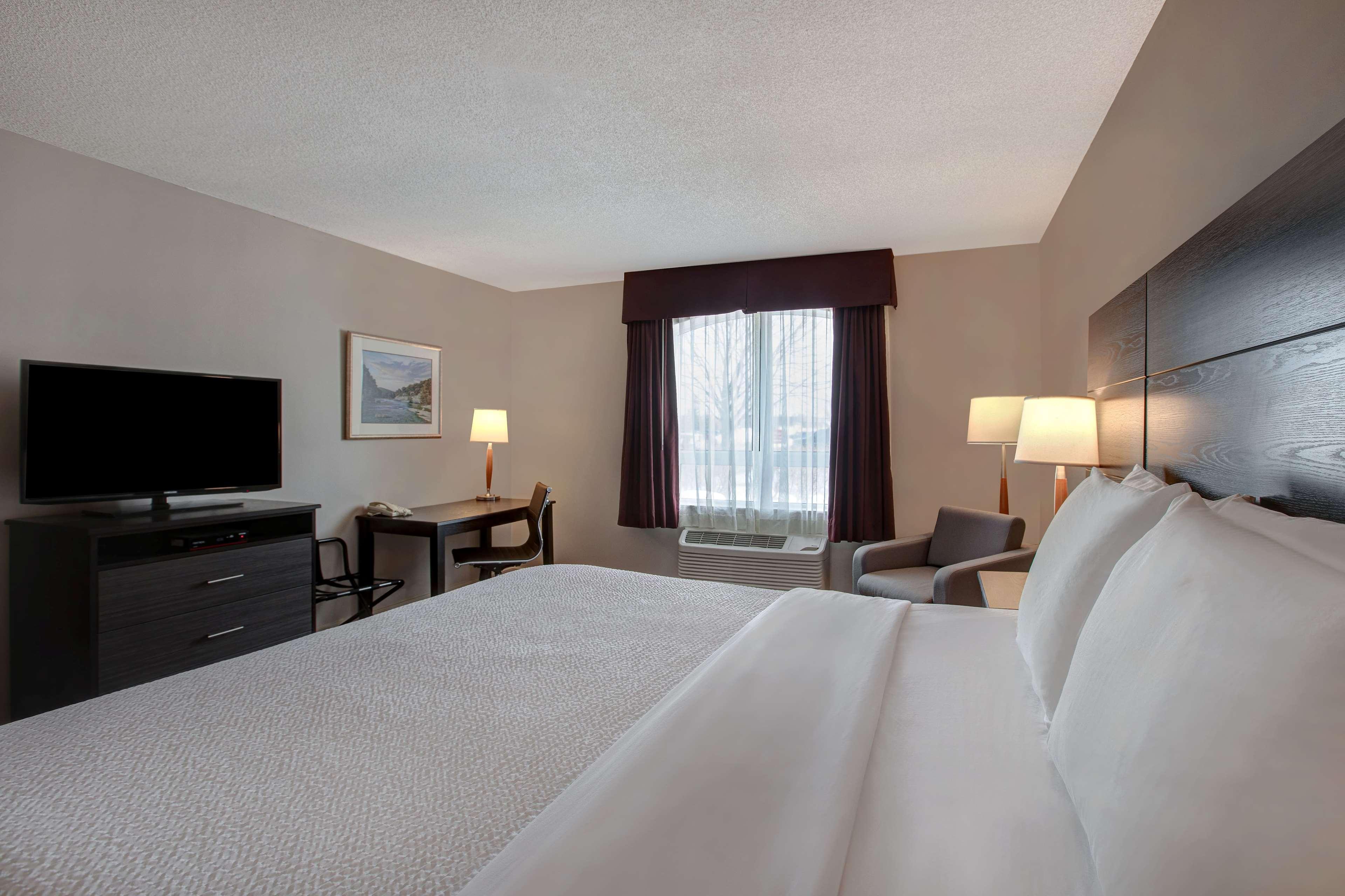 Days Inn & Suites By Wyndham Collingwood Exterior foto
