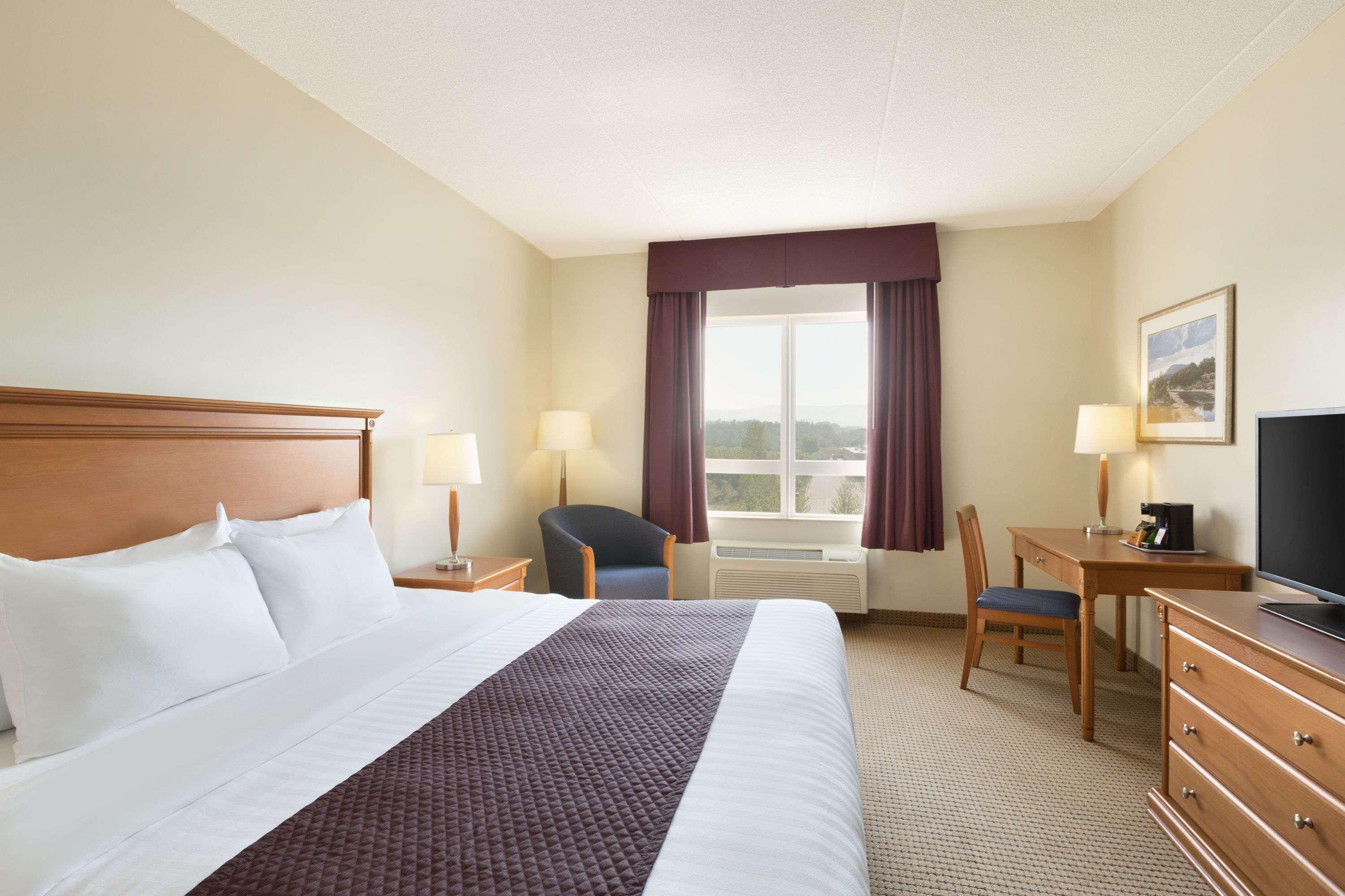 Days Inn & Suites By Wyndham Collingwood Exterior foto